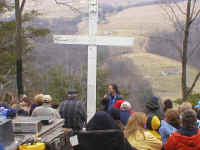good picts of cross with singer.jpg (35832 bytes)